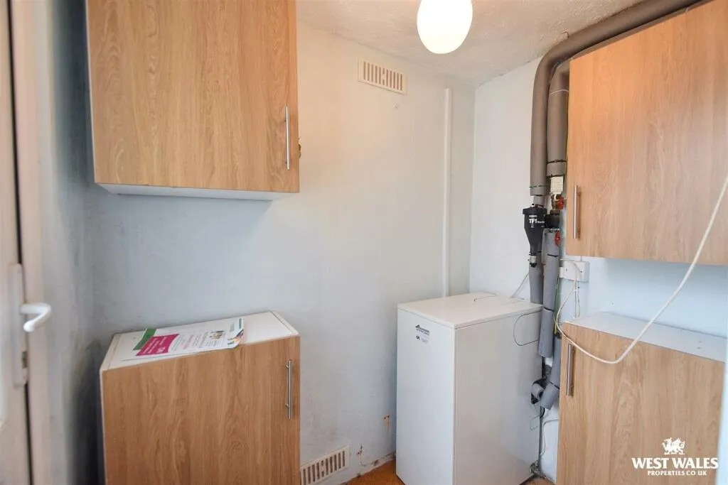 2 bed Detached Bungalow
