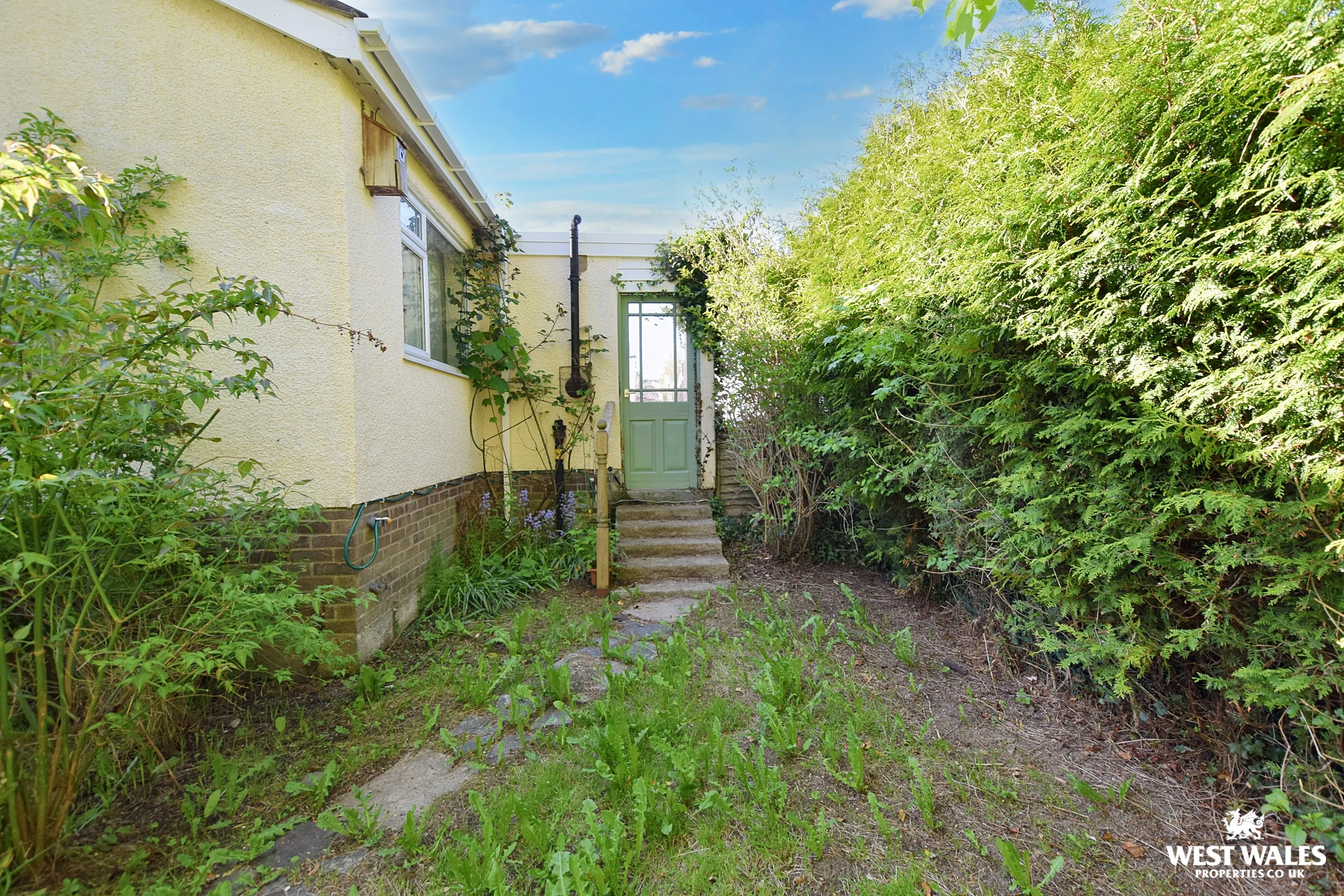 2 bed Detached Bungalow