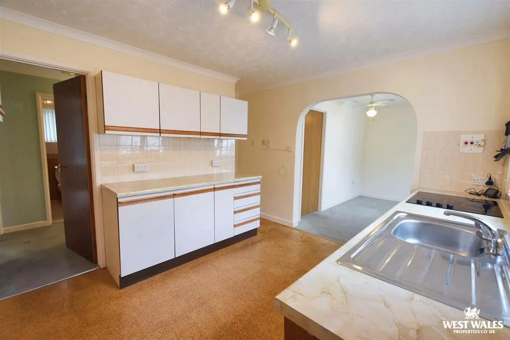 2 bed Detached Bungalow
