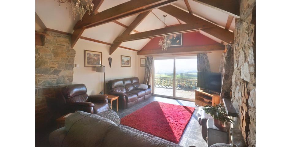 Ffynnon Henry, Y Beudy Bach & The Chalet, Llanpumpsaint
