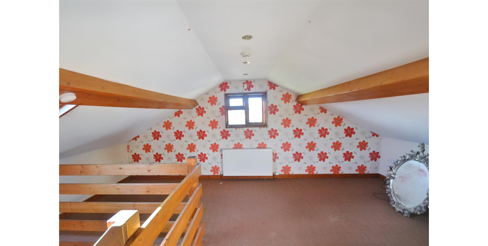 Ffynnon Henry, Y Beudy Bach & The Chalet, Llanpumpsaint