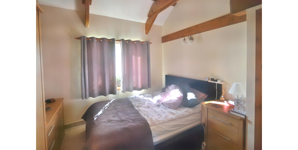 Ffynnon Henry, Y Beudy Bach & The Chalet, Llanpumpsaint