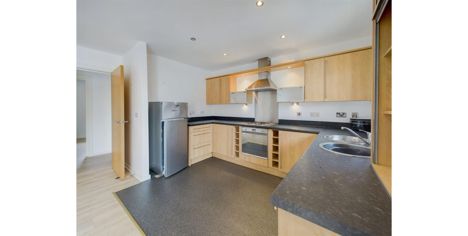 5 Cwrt Afon Lleidi, Millennium Quay