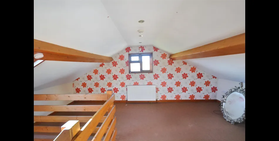 Ffynnon Henry, Y Beudy Bach & The Chalet, Llanpumpsaint