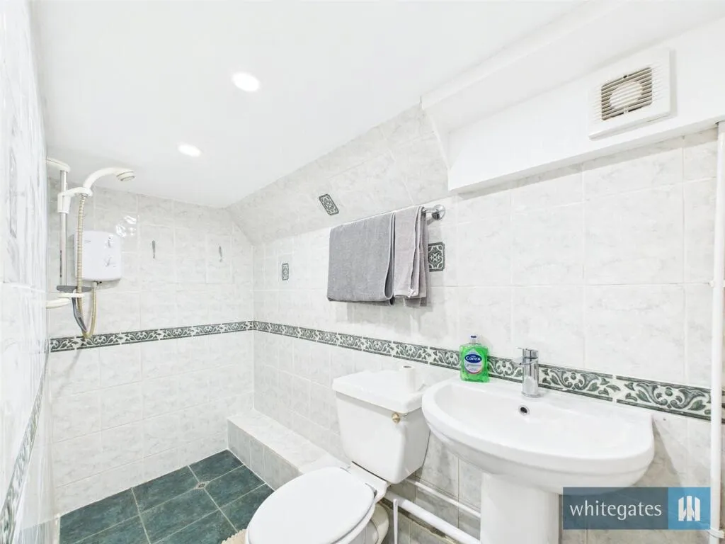 2 bed End of Terrace