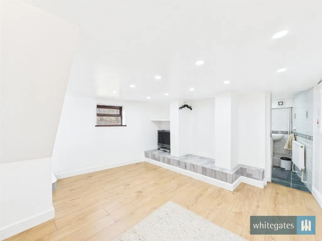 2 bed End of Terrace