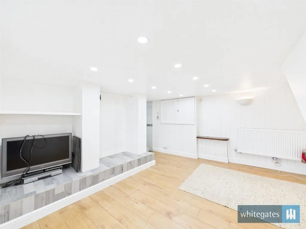 2 bed End of Terrace