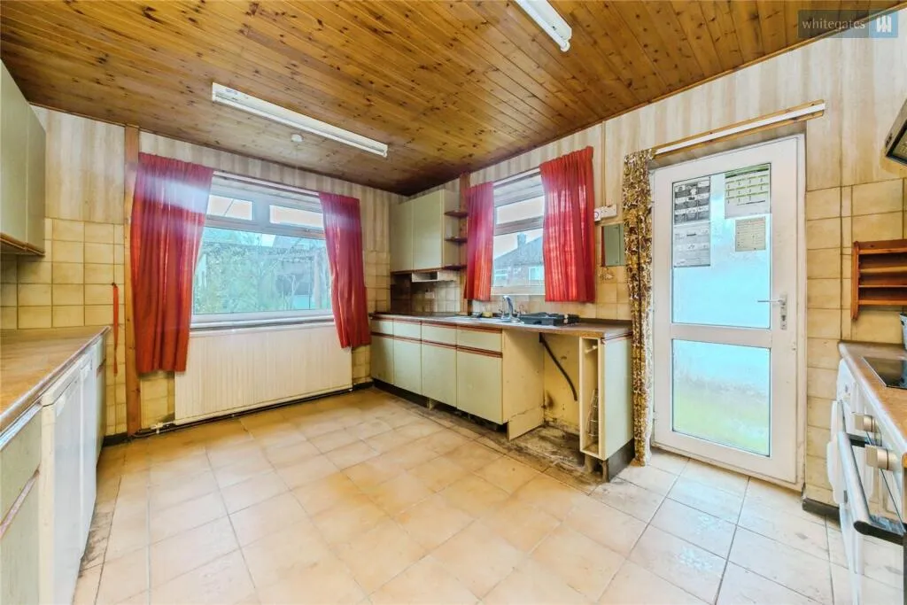 3 bed Semi-Detached Bungalow
