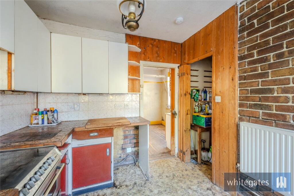 4 bed Semi-Detached