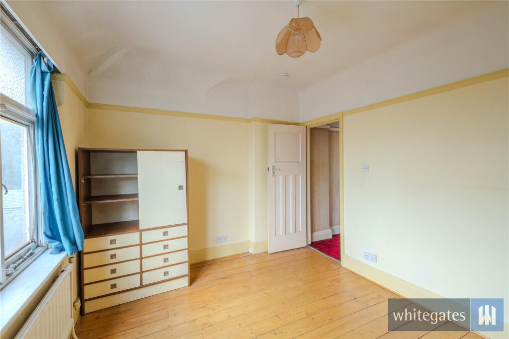 4 bed Semi-Detached