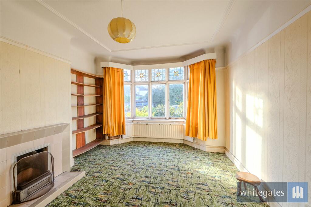 4 bed Semi-Detached