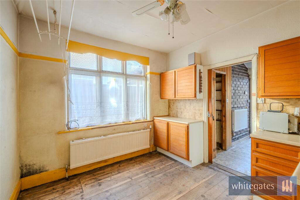 4 bed Semi-Detached