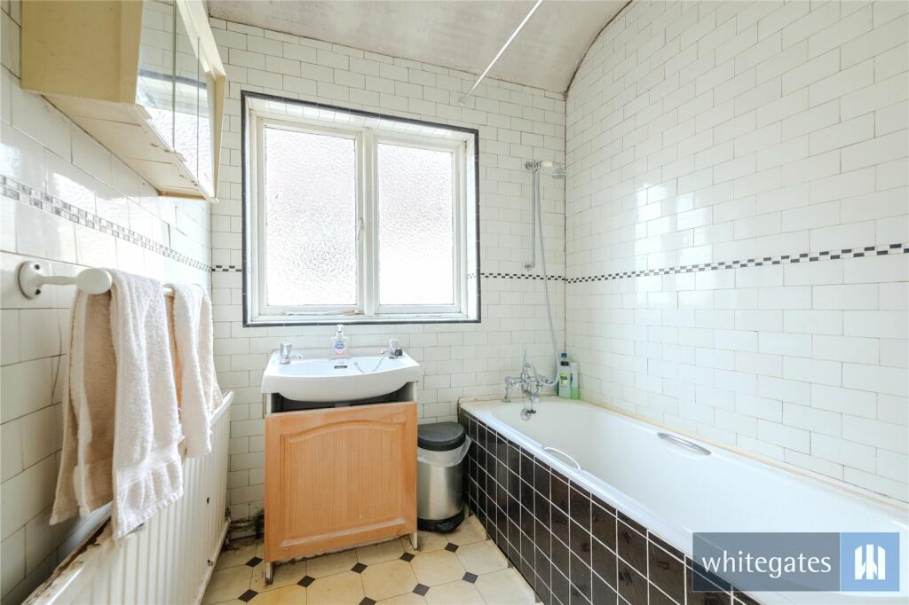 4 bed Semi-Detached