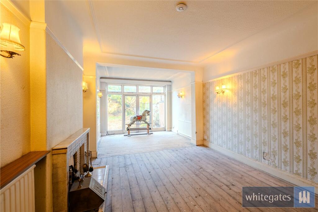 4 bed Semi-Detached