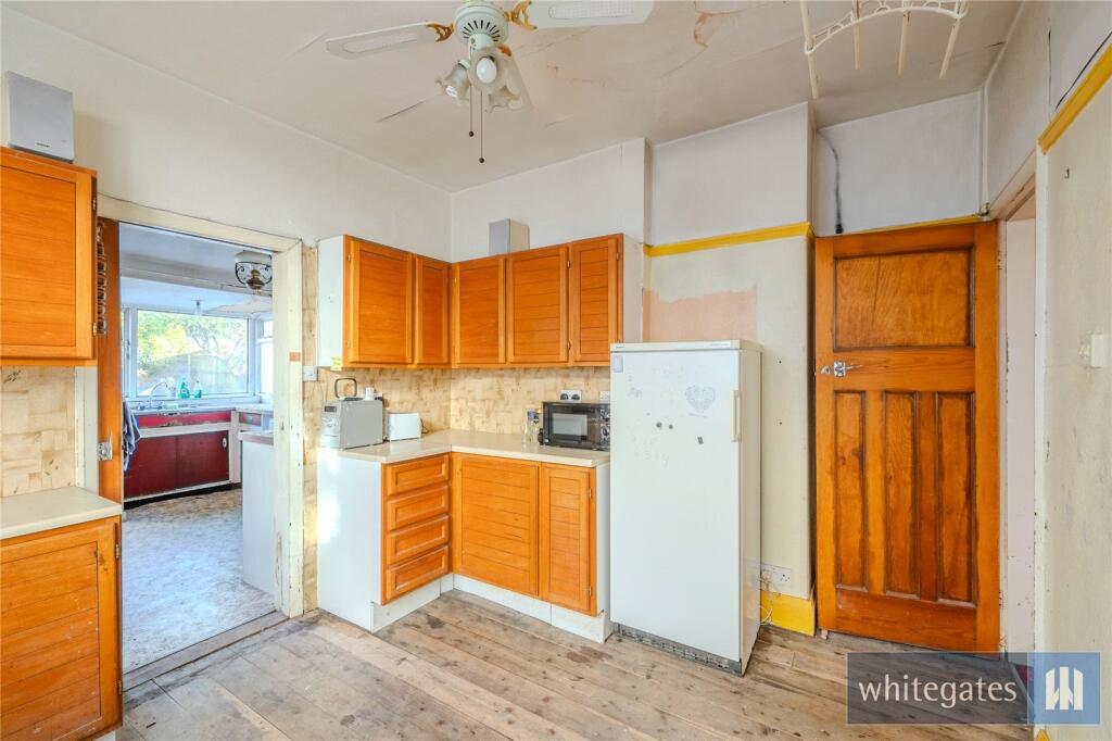 4 bed Semi-Detached