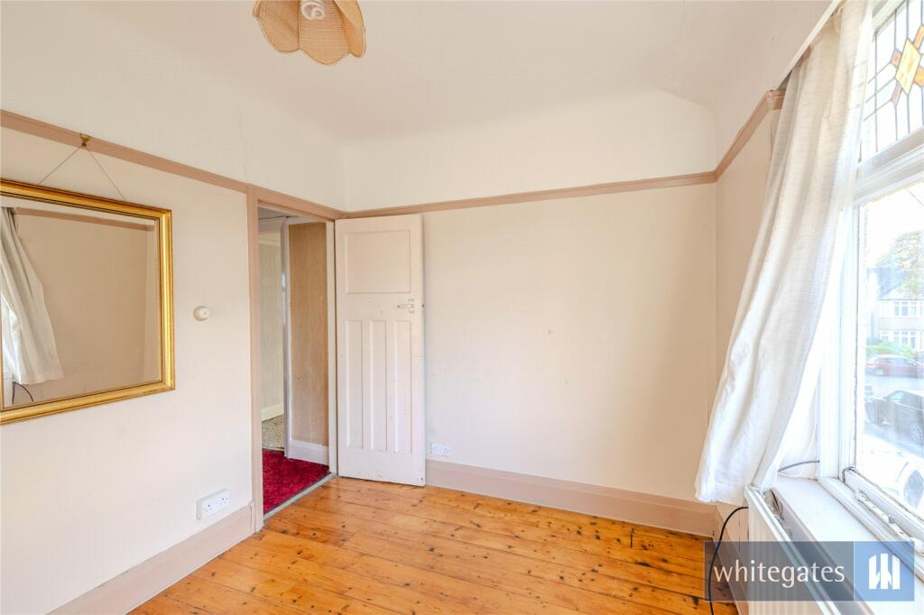 4 bed Semi-Detached
