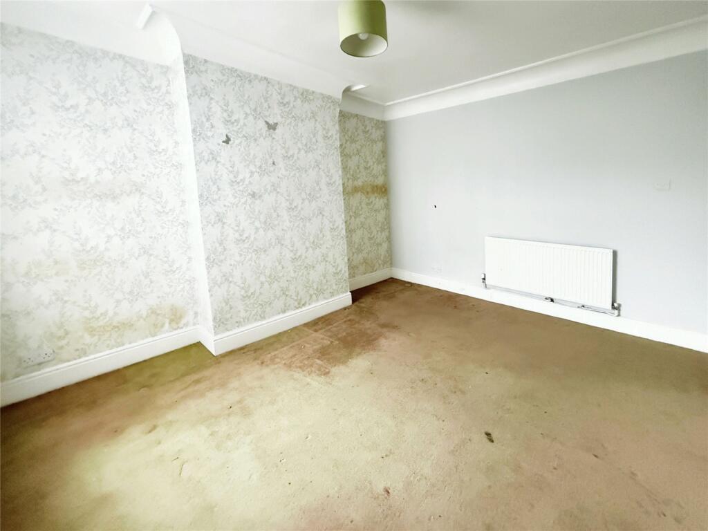4 bed End of Terrace