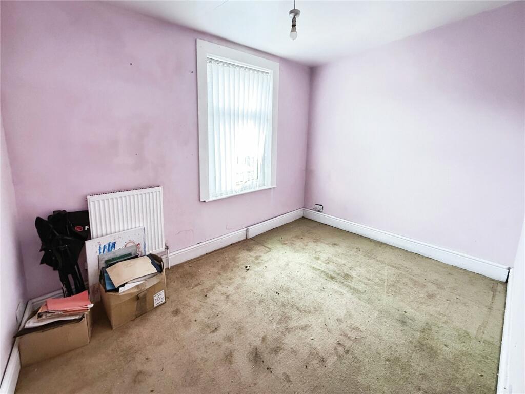 4 bed End of Terrace