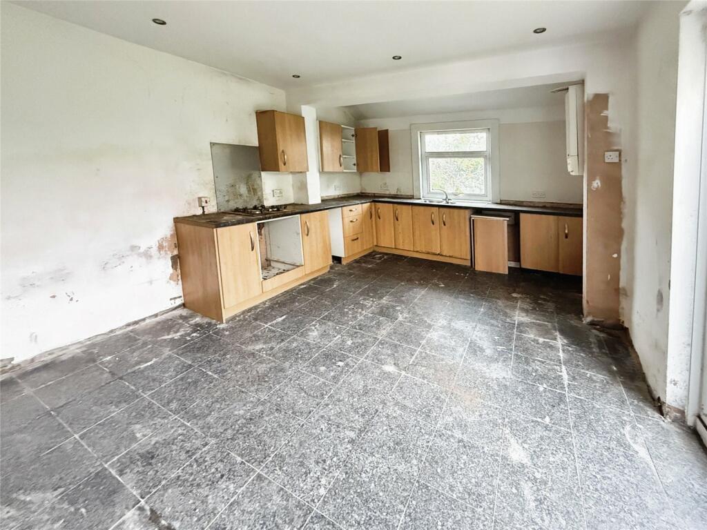 4 bed End of Terrace