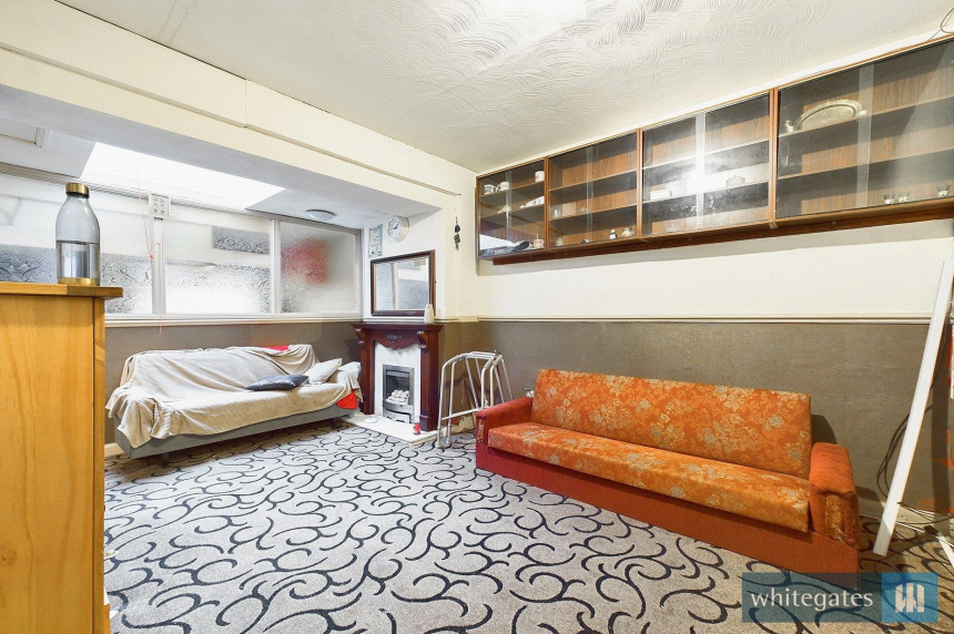 4 bed Terraced