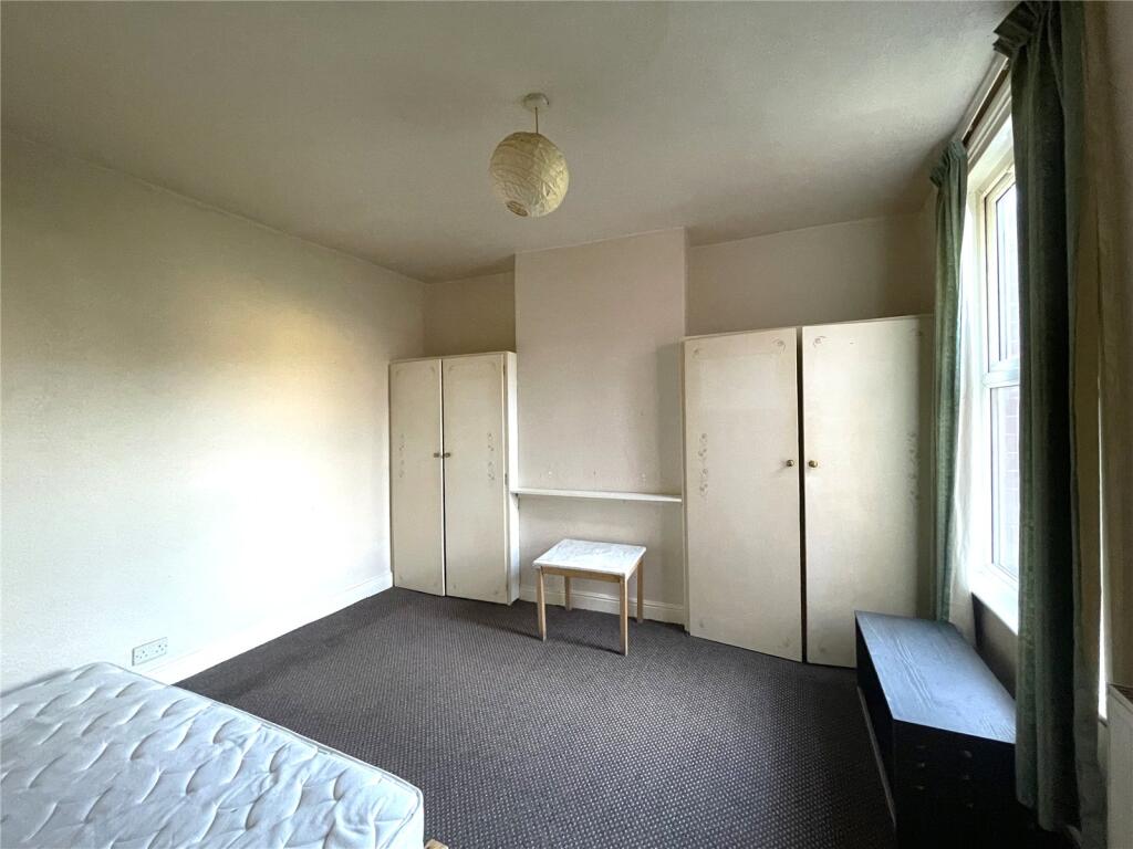 4 bed Terraced