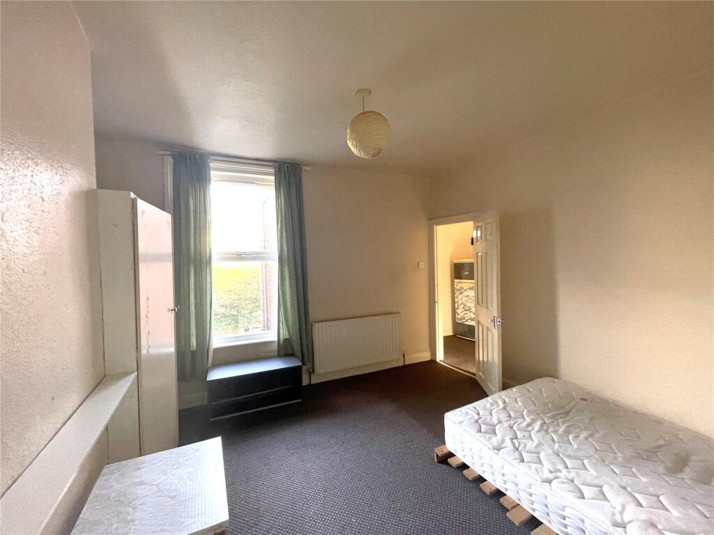 4 bed Terraced