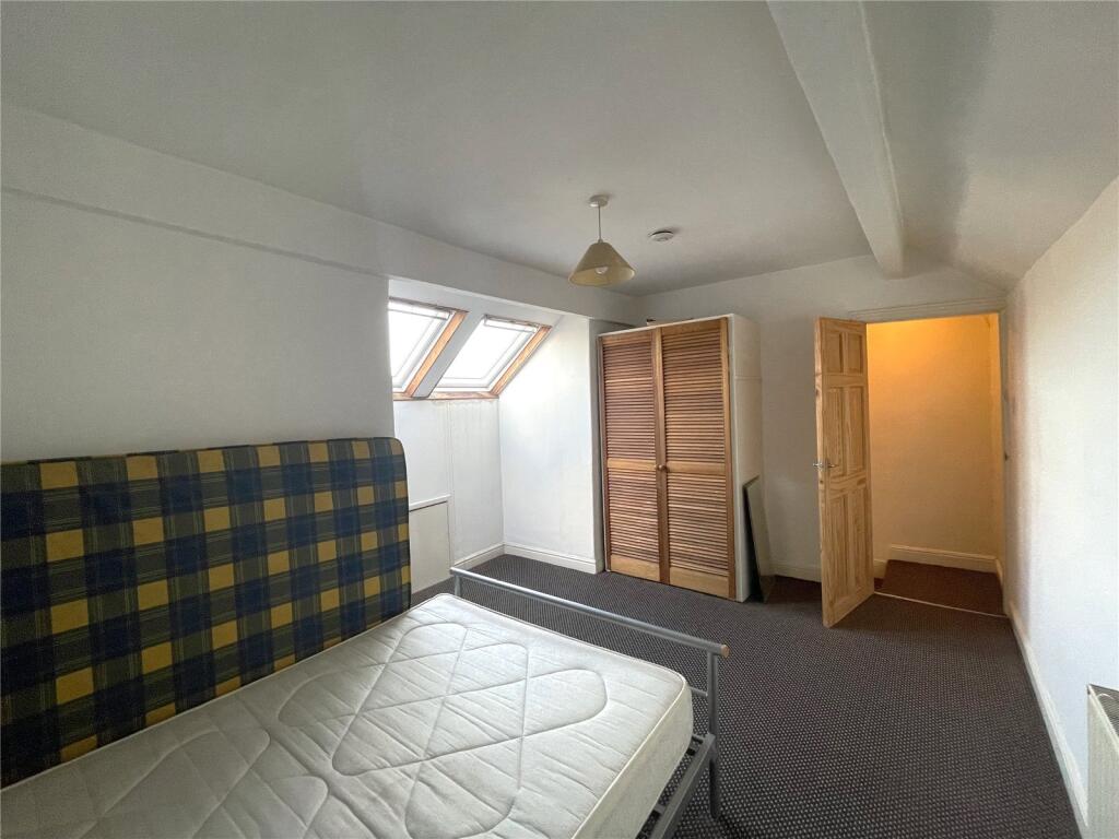4 bed Terraced