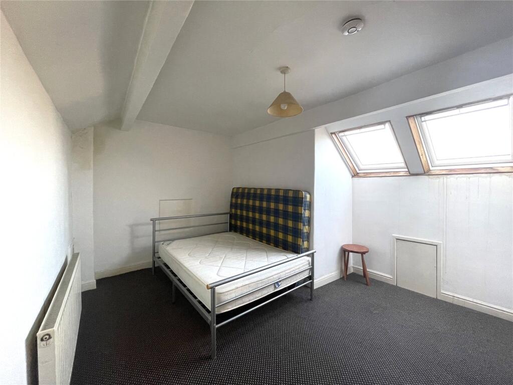 4 bed Terraced