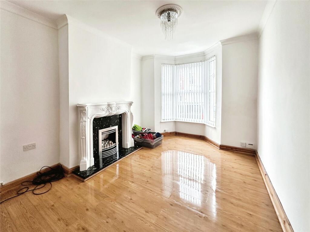 3 bed Terraced