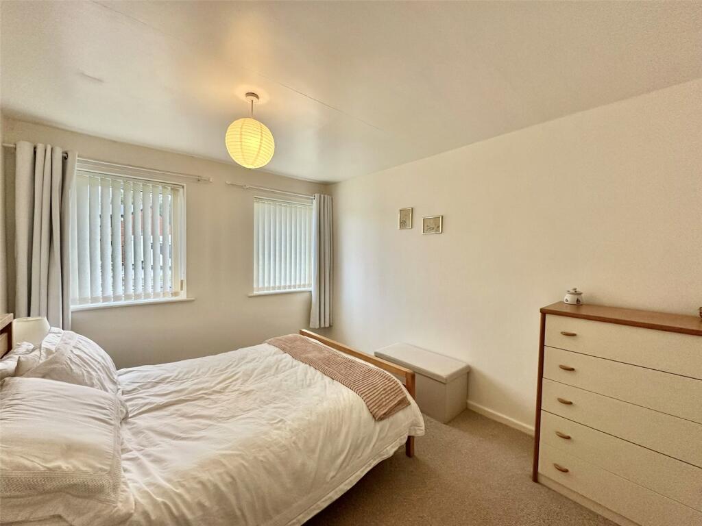 2 bed Detached Bungalow