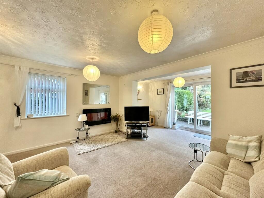 2 bed Detached Bungalow
