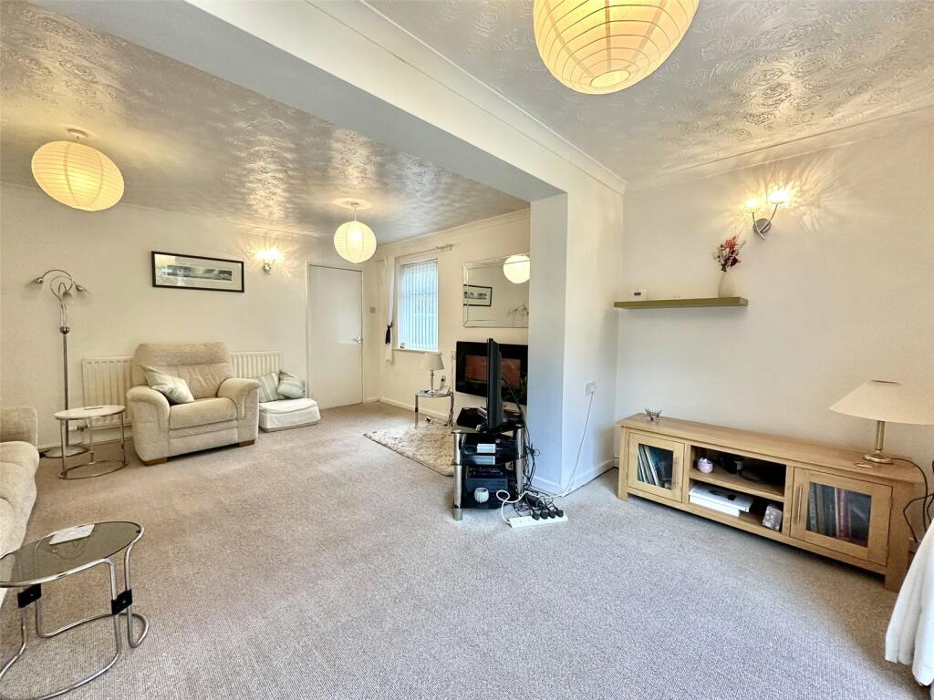 2 bed Detached Bungalow