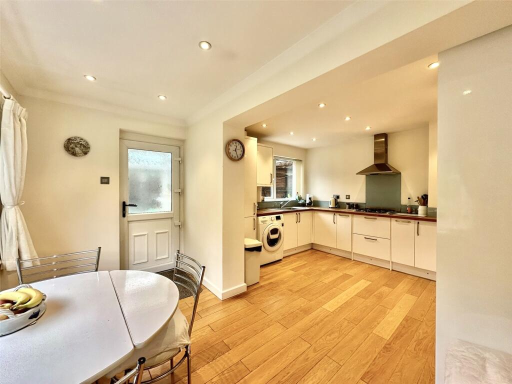 2 bed Detached Bungalow