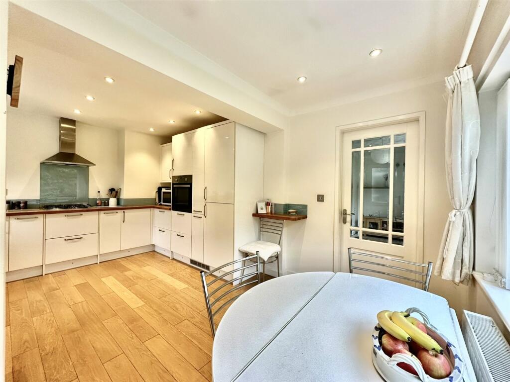 2 bed Detached Bungalow