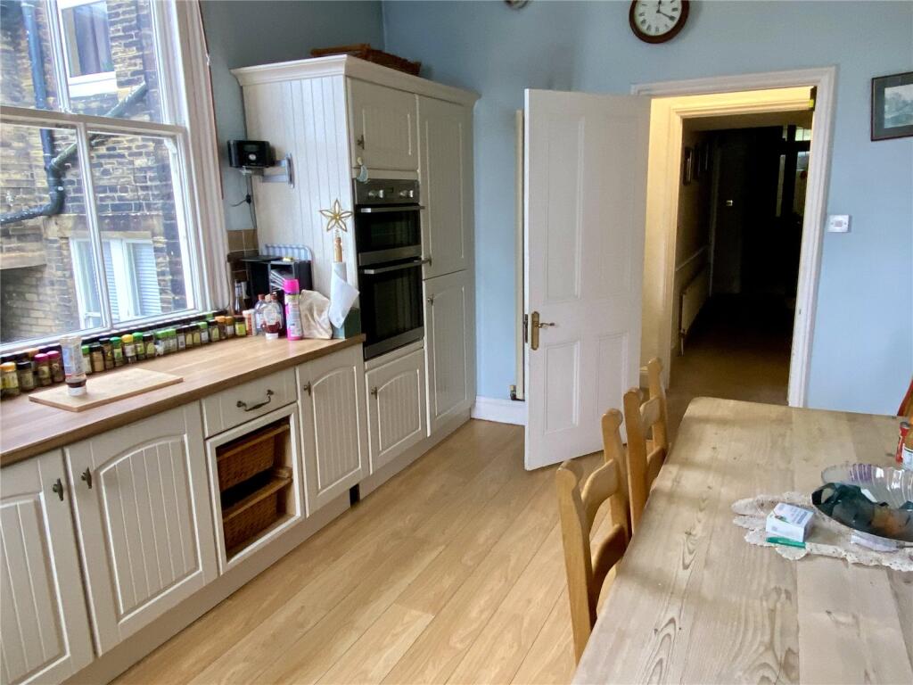 7 bed Terraced