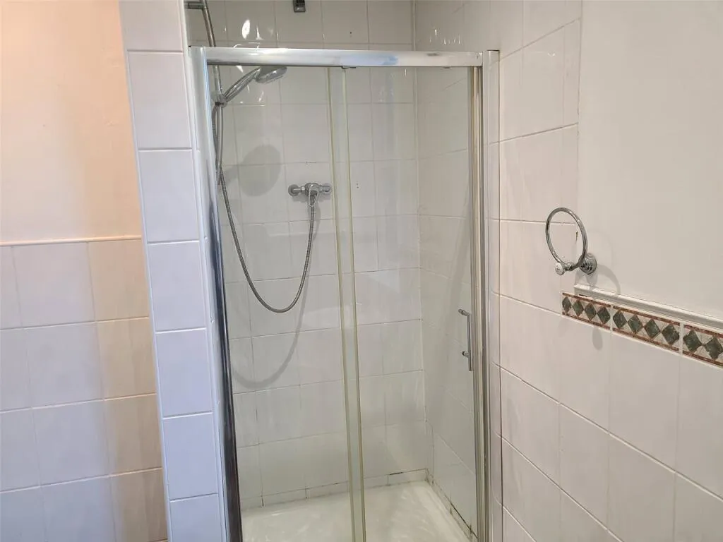 4 bed Terraced