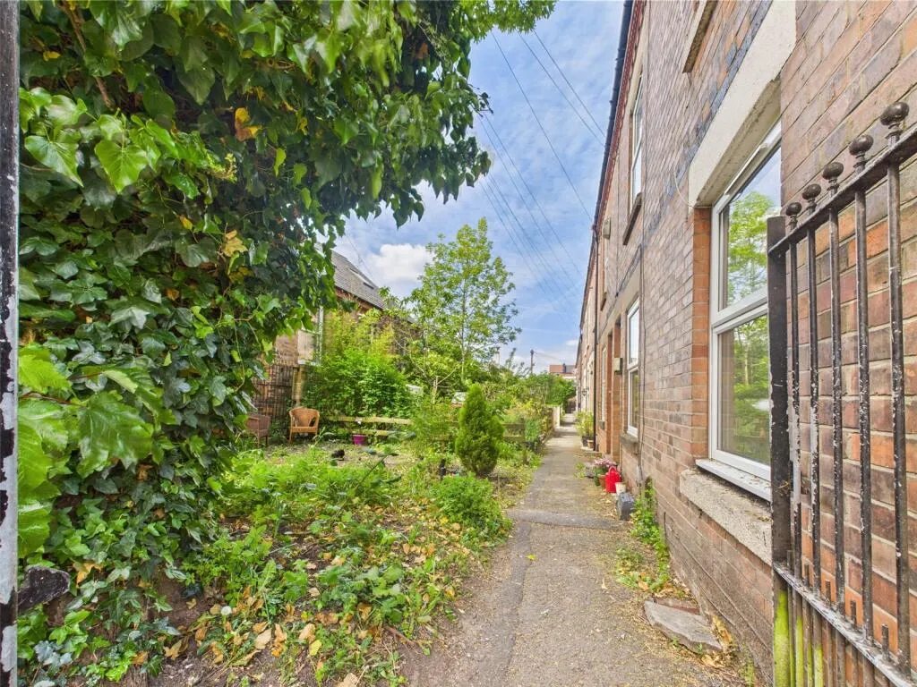 2 bed End of Terrace