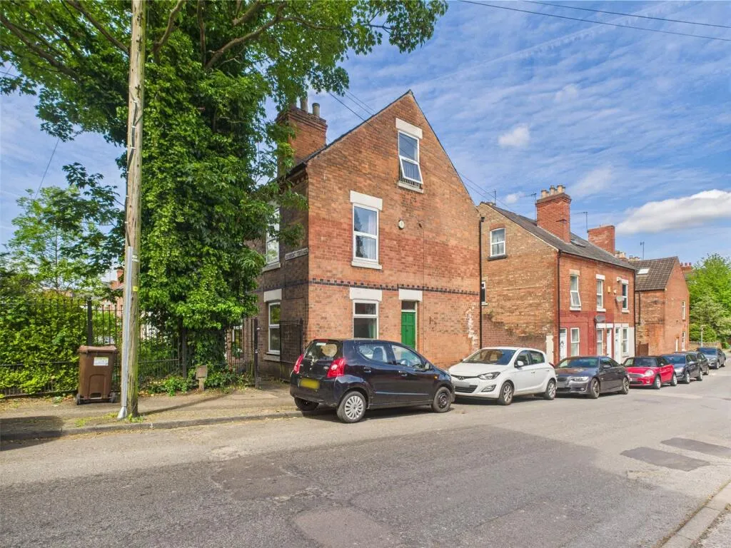 2 bed End of Terrace