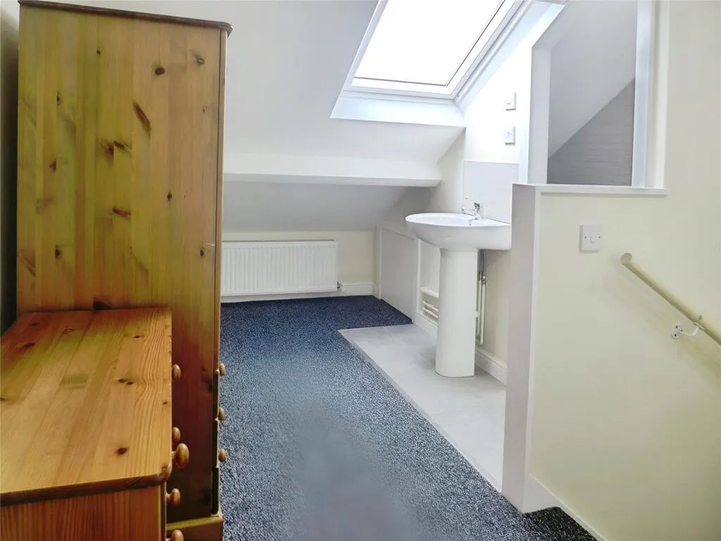 4 bed Terraced