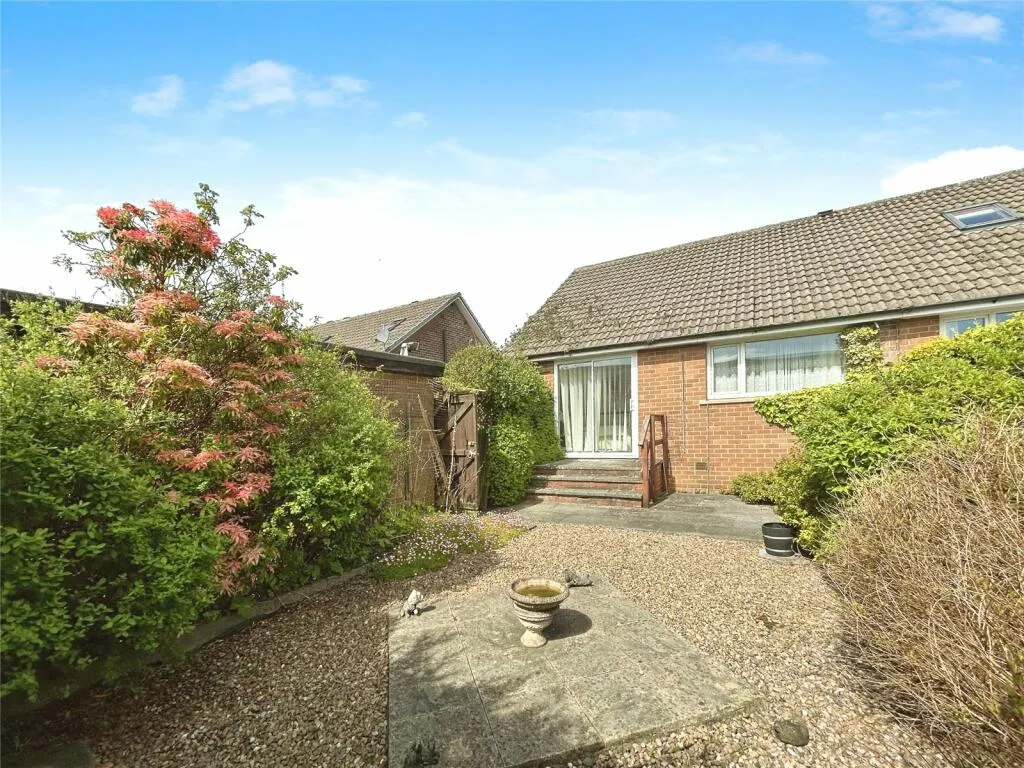 2 bed Semi-Detached Bungalow