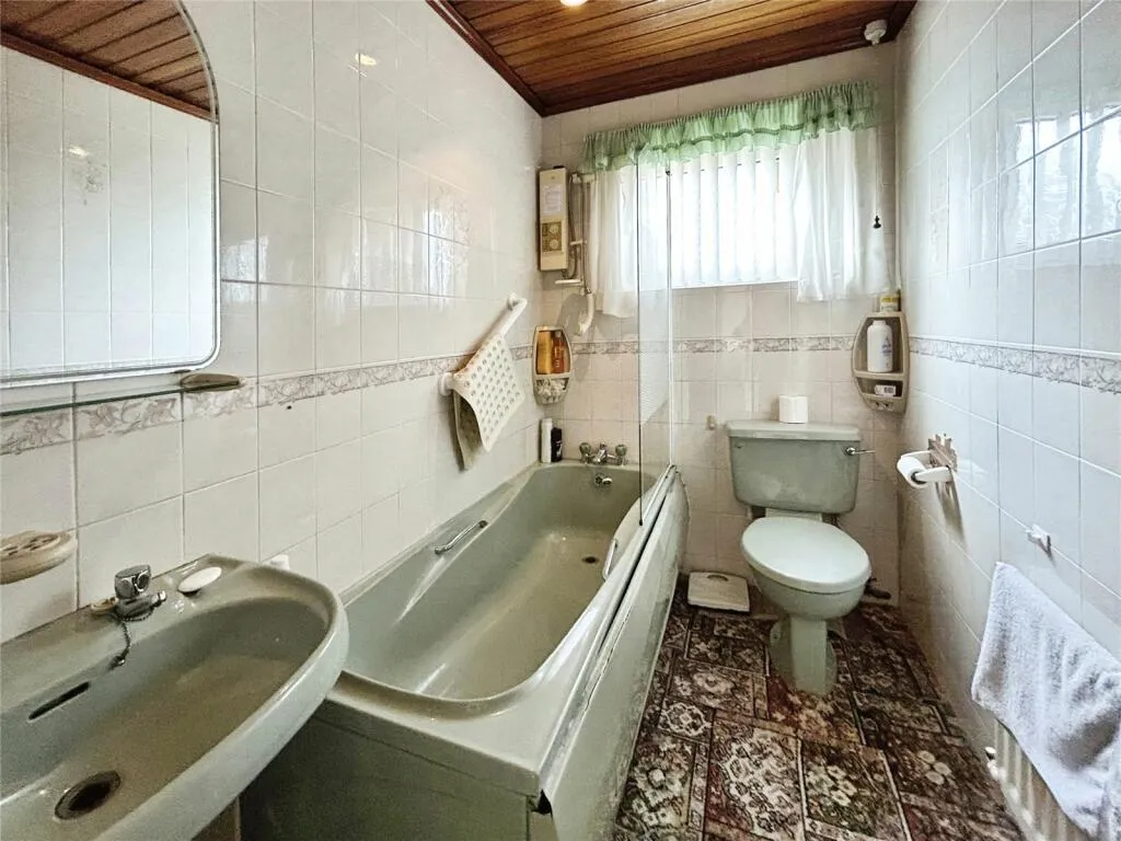2 bed Semi-Detached Bungalow