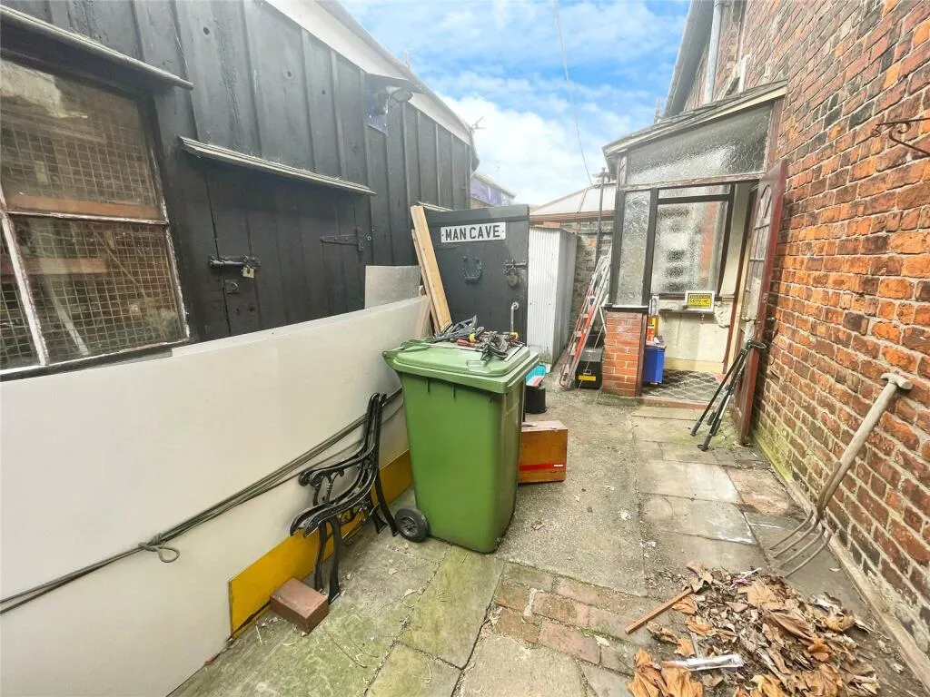 3 bed Terraced