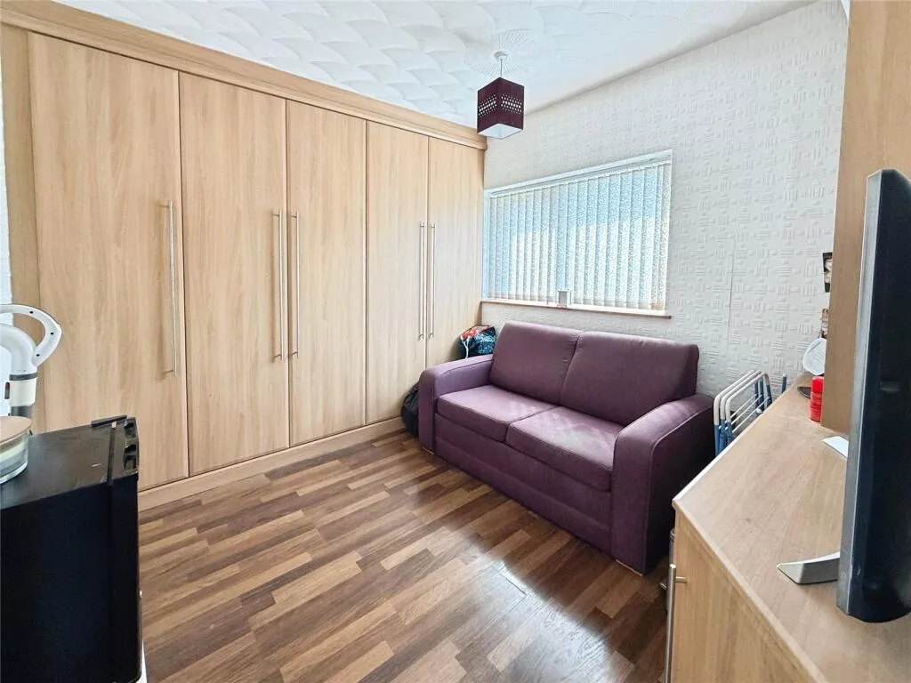 3 bed End of Terrace