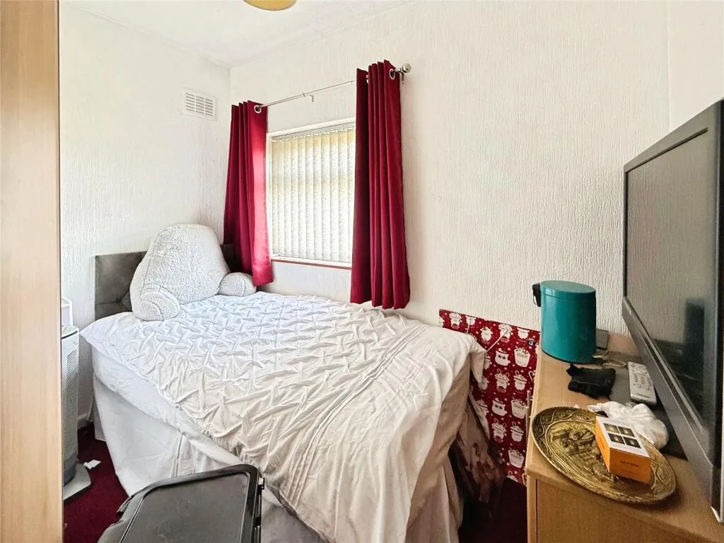 3 bed End of Terrace