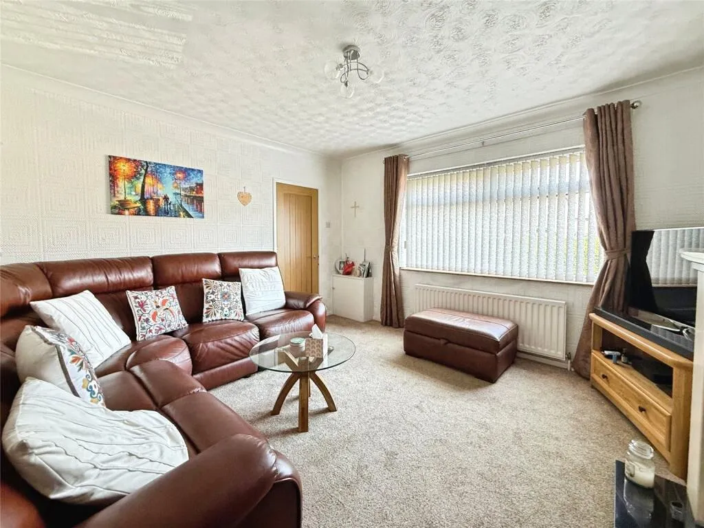 3 bed End of Terrace