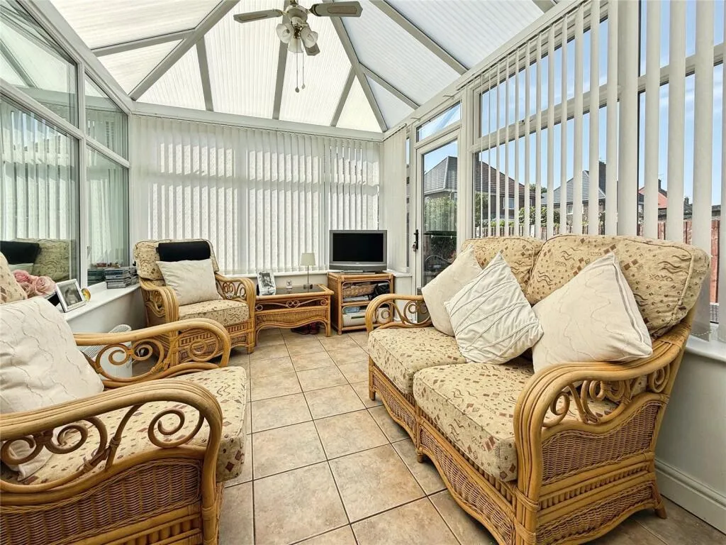 3 bed End of Terrace