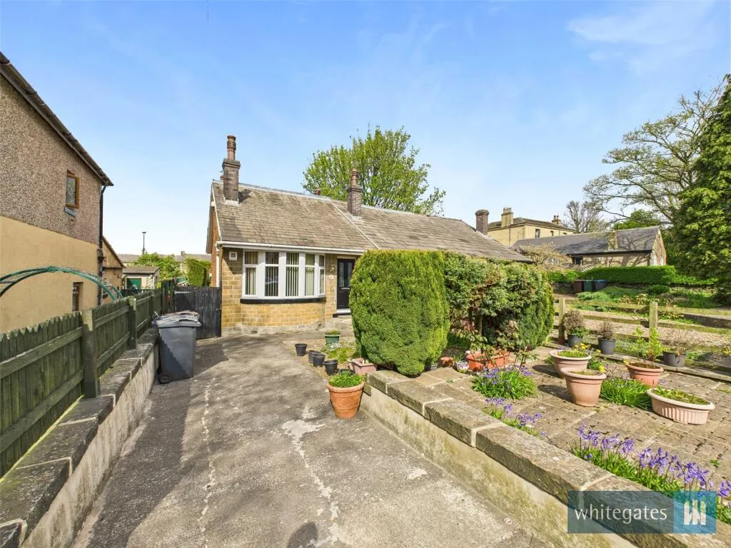 2 bed Semi-Detached Bungalow