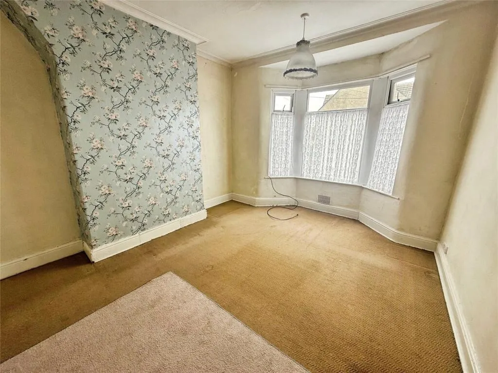 3 bed End of Terrace