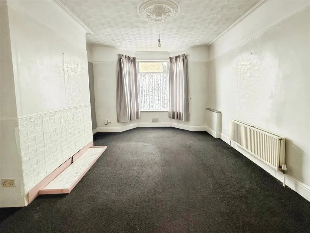 3 bed End of Terrace