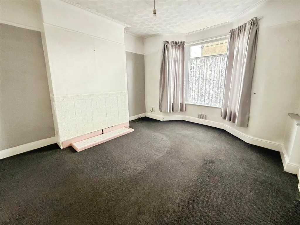 3 bed End of Terrace